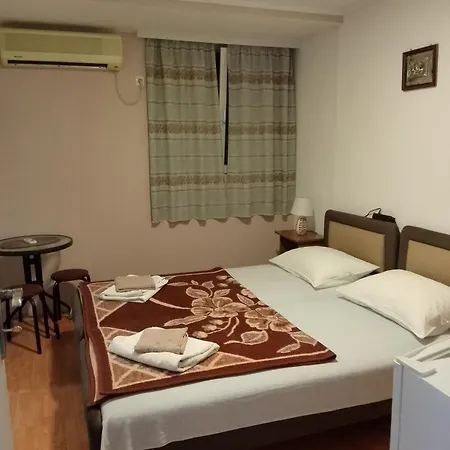 Rooms Jancic 乌尔齐尼 外观 照片