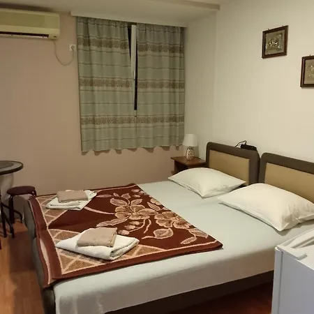 Rooms Jancic 乌尔齐尼 外观 照片
